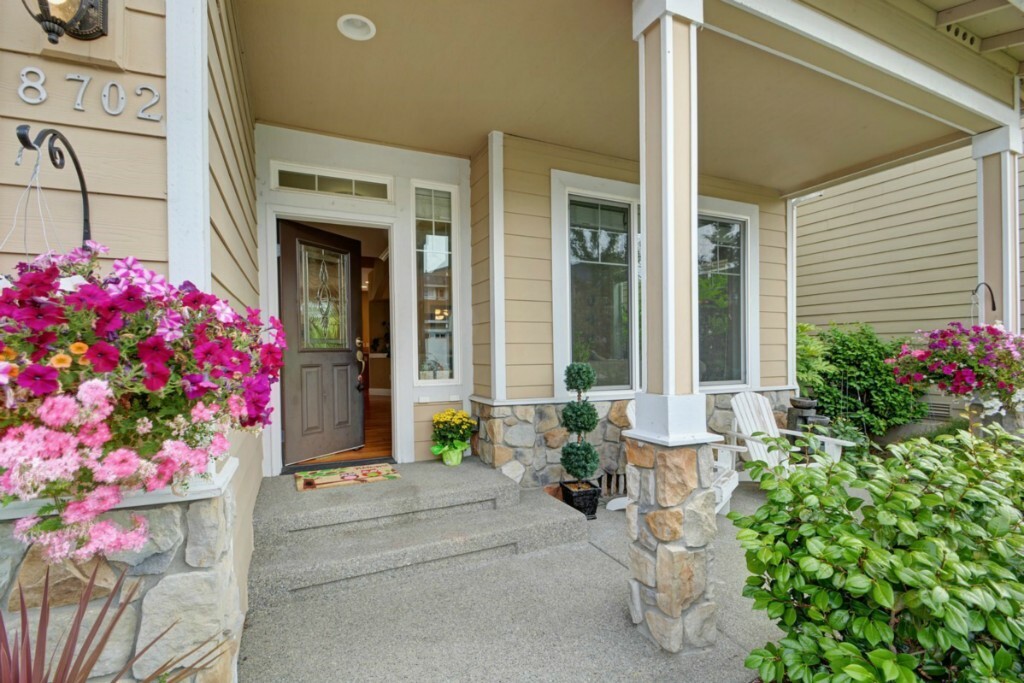 Property Photo:  8702 S 133rd Place  WA 98178 