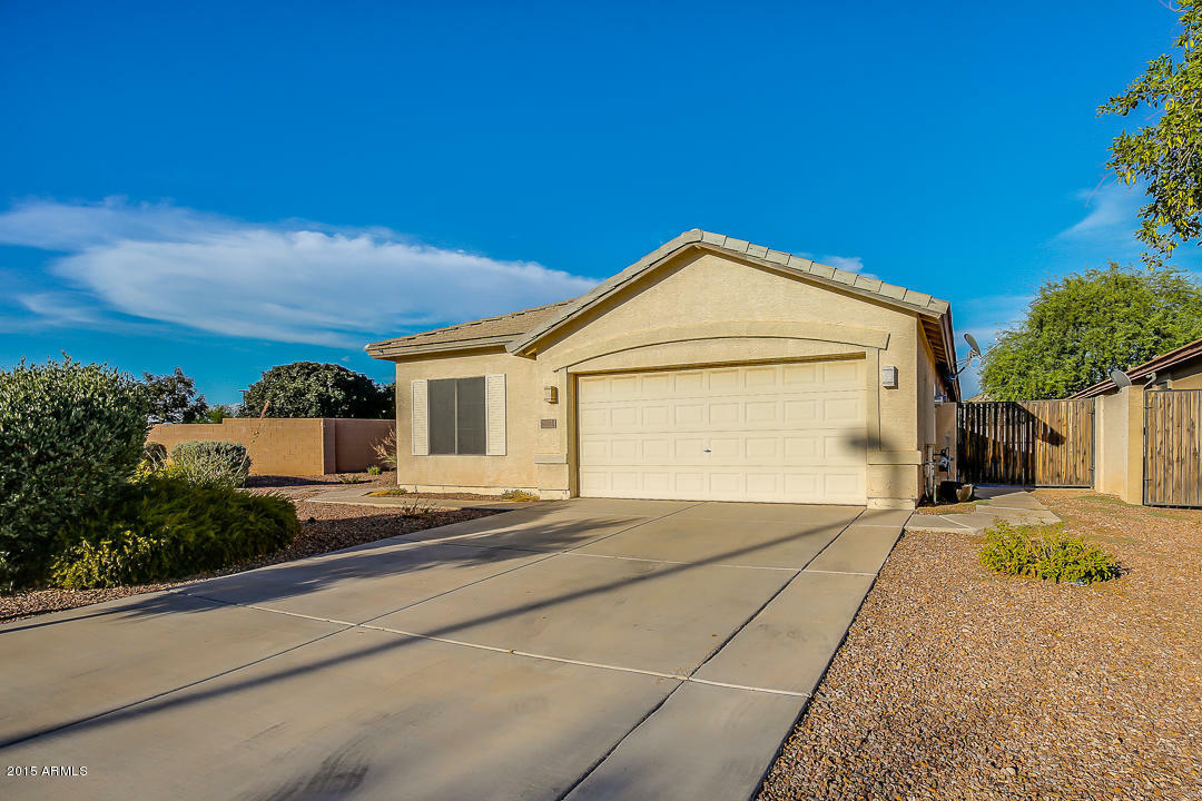 Property Photo:  4021 S Dew Drop Court  AZ 85297 