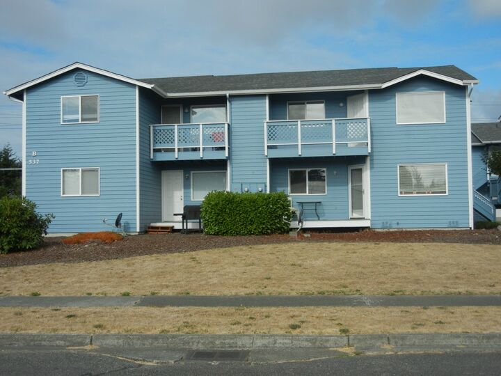 537 NE Ellis Wy B 201  Oak Harbor WA 98277 photo
