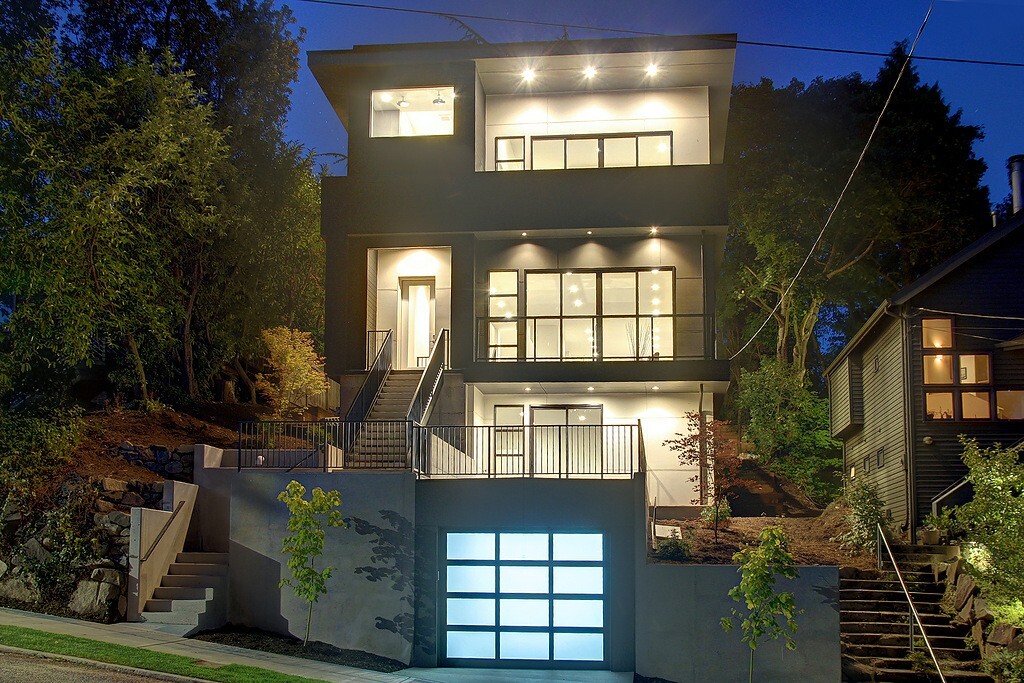 Property Photo:  416 33rd Ave  WA 98122 