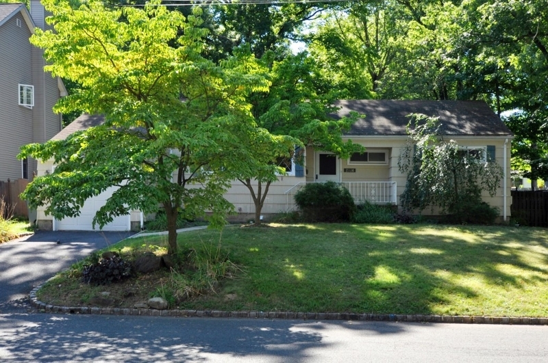 Property Photo:  2126 Newark Ave  NJ 07076 