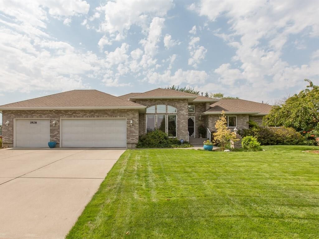 Property Photo:  1928 S Adams Rd  WA 99037 
