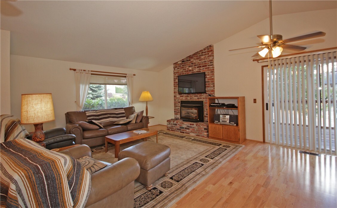 Property Photo:  12010 SE 250th Place  WA 98030 