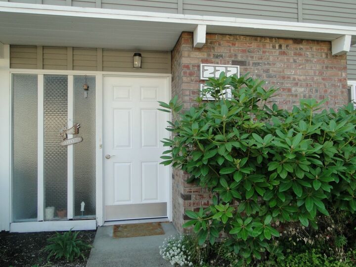 5711 122nd Place SE 222  Bellevue WA 98006 photo