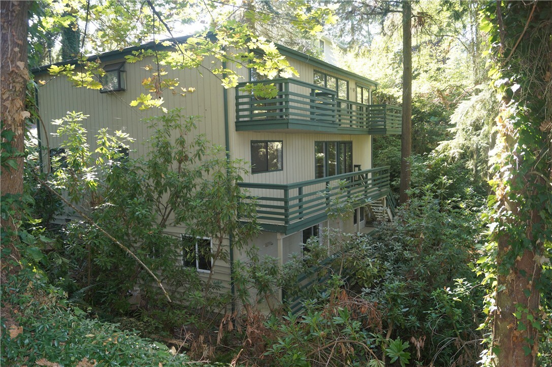 Property Photo:  1810 NE 177th St  WA 98155 