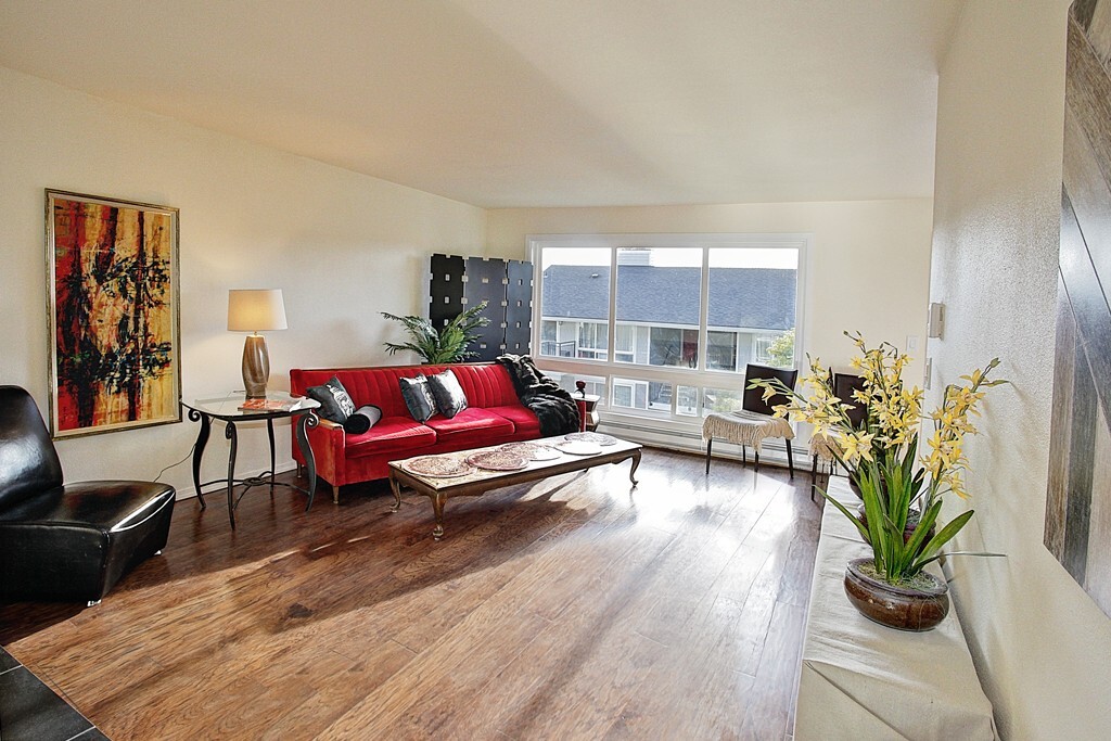 Property Photo: 15214 NE 8th St G-22 WA 98007
