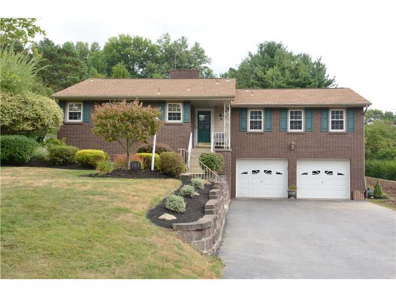 Property Photo: 105 Essex Knoll PA 15108