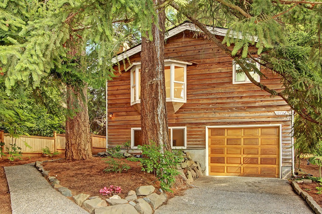 Property Photo: 10732 Interlake Ave N WA 98133
