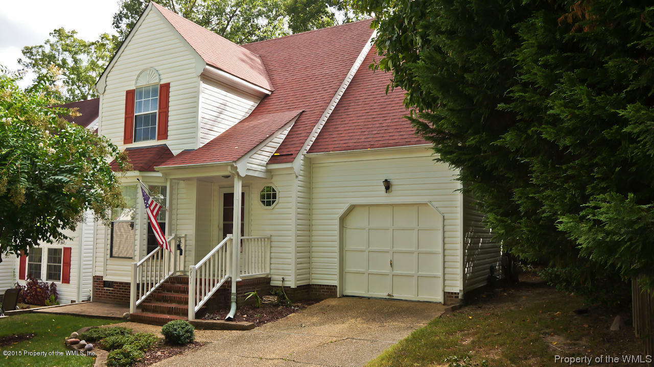 Property Photo:  951 Pheasant Run  VA 23188 