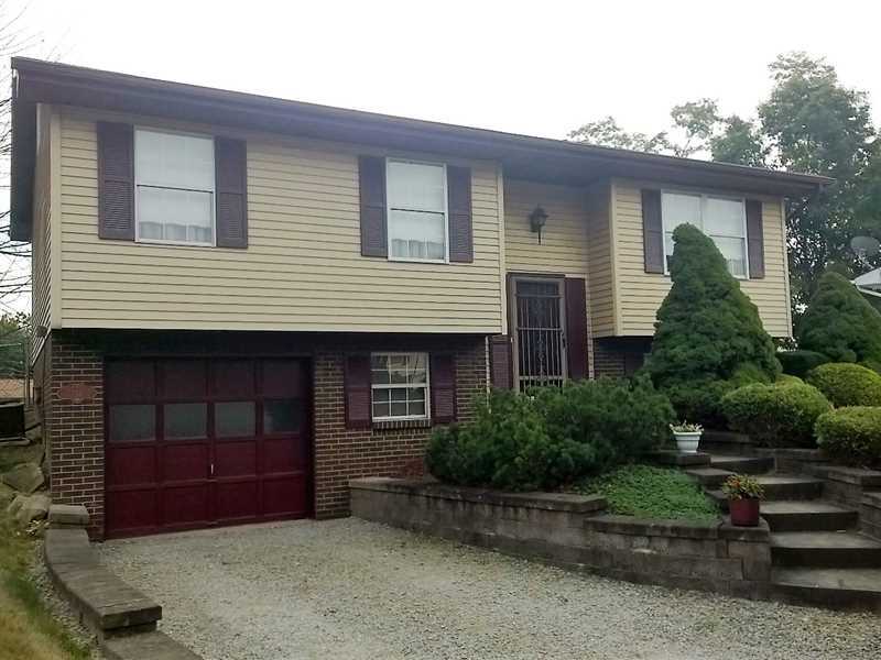 Property Photo:  156 Venango Court  PA 15068 