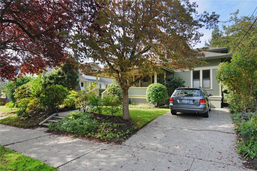 Property Photo: 4217 Bagley Ave N WA 98103