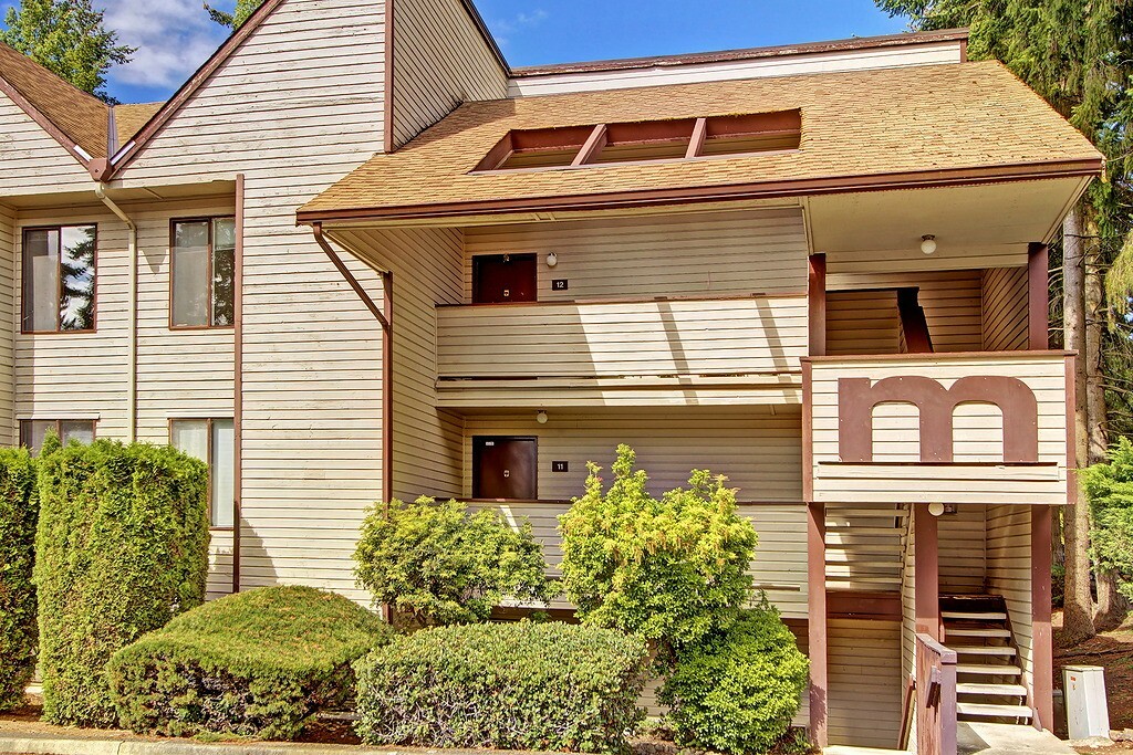 Property Photo: 14616 NE 44th St M11 WA 98007