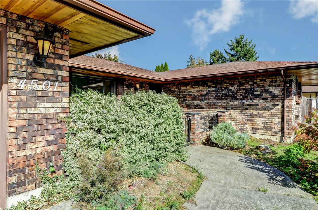 Property Photo:  4501 109th Place NE  WA 98271 