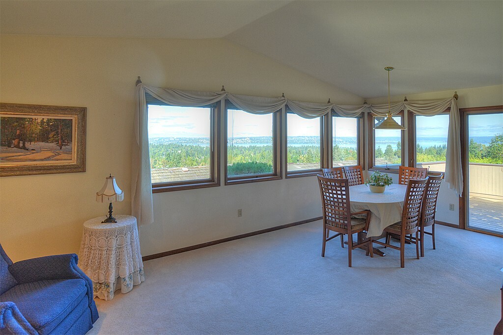 Property Photo:  9616 NE 27th St  WA 98004 