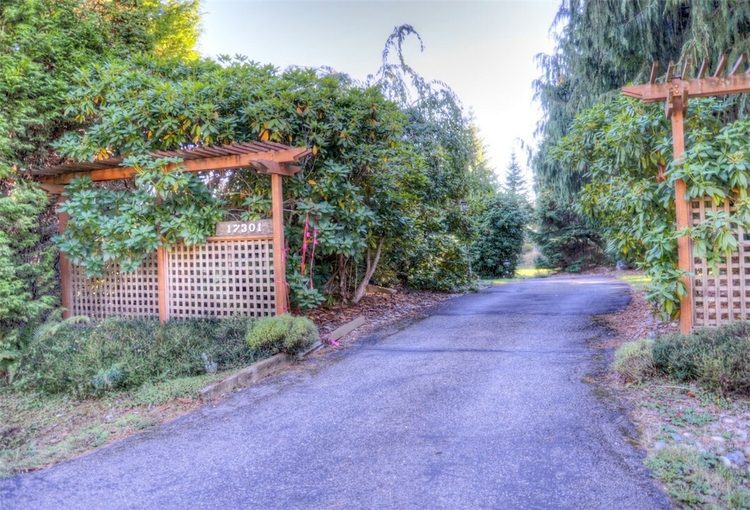 Property Photo:  17301 NE 131st St  WA 98052 