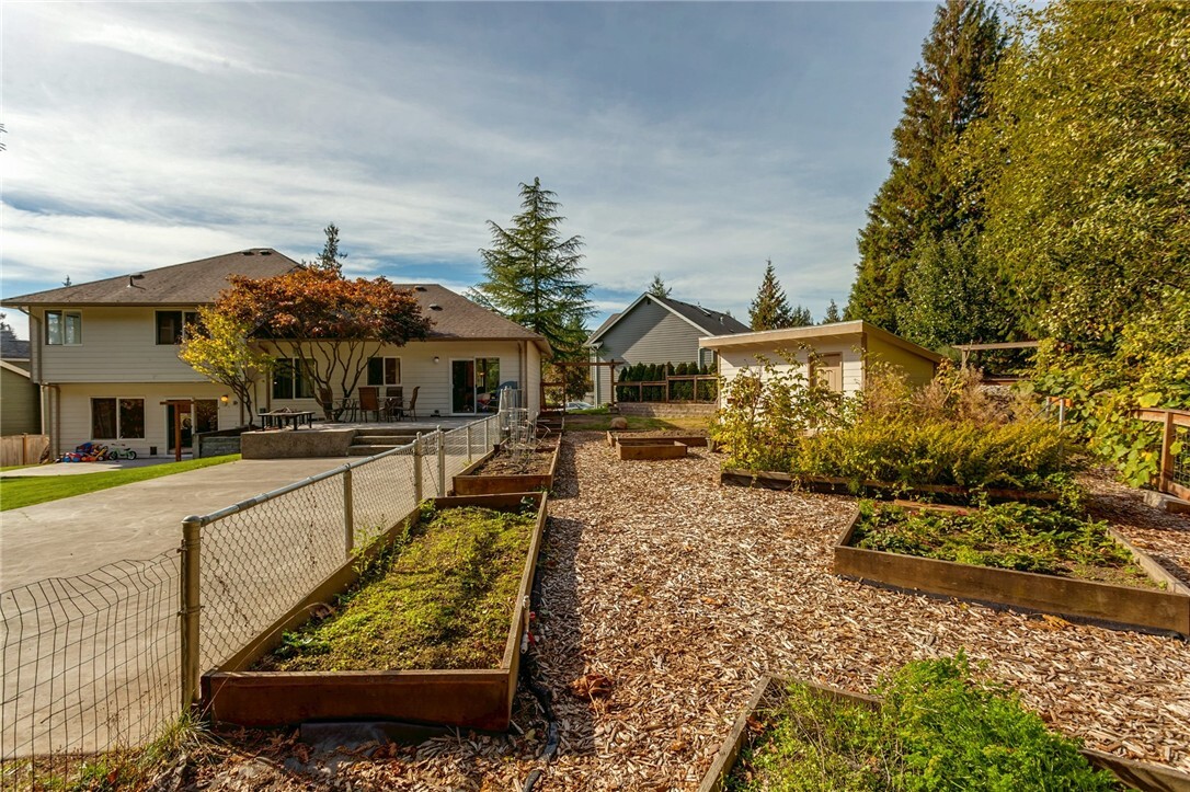 Property Photo: 976 Colony Ct WA 98229