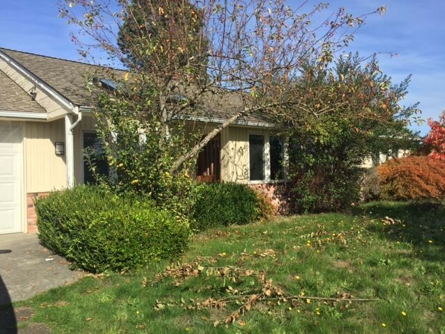 Property Photo:  9716 NE 14th St  WA 98004 