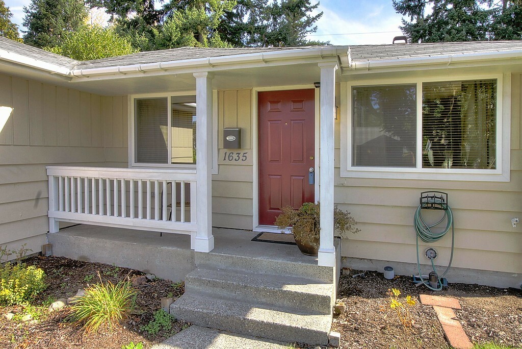 Property Photo: 1635 S Stevens St WA 98405