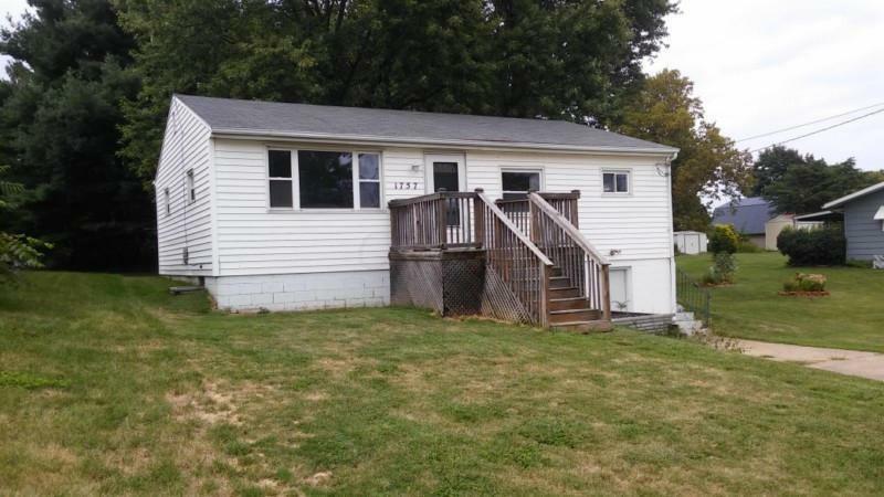 1757 W Chestnut Street  Lancaster OH 43130 photo