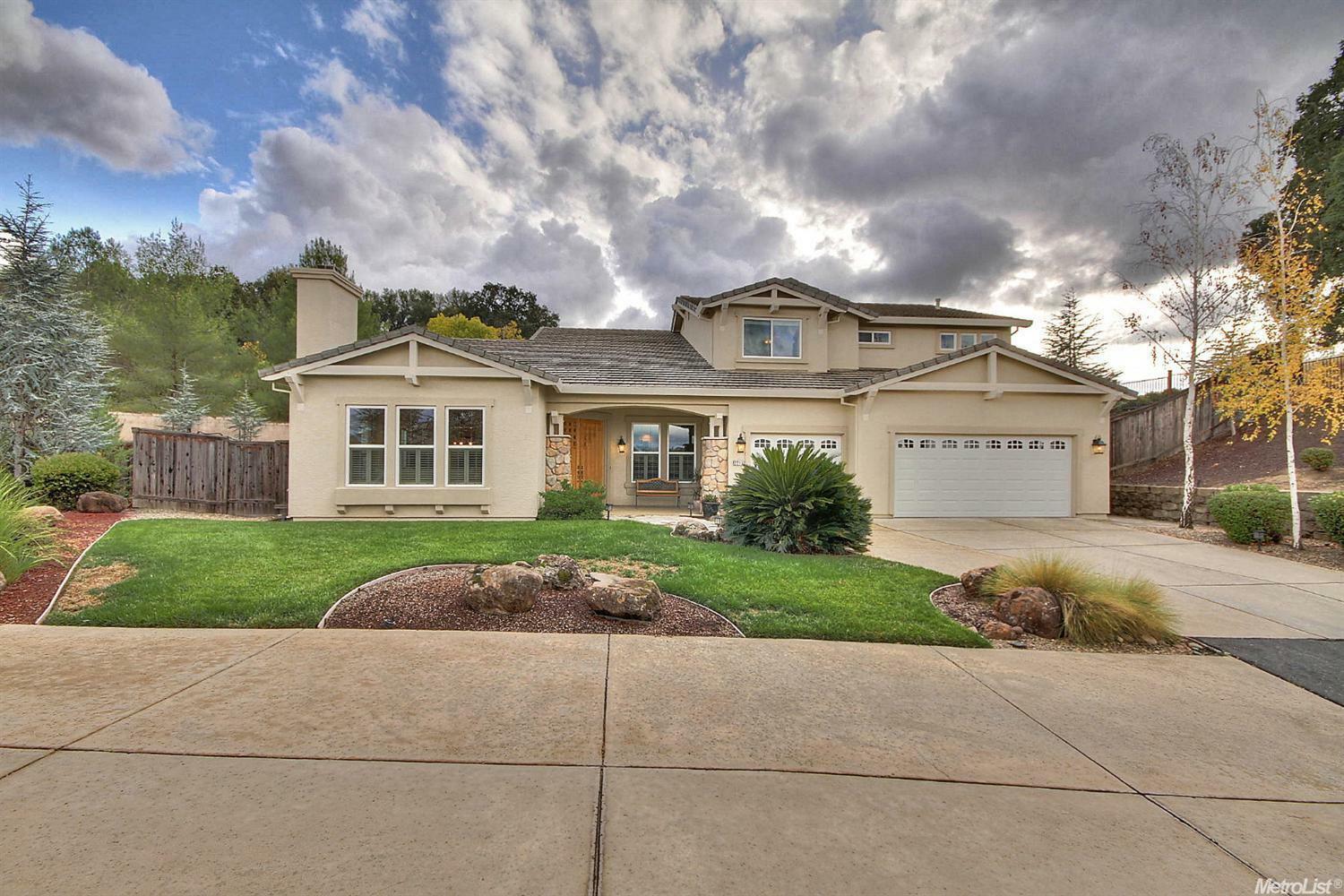 Property Photo: 2213 Live Oak Court CA 95765