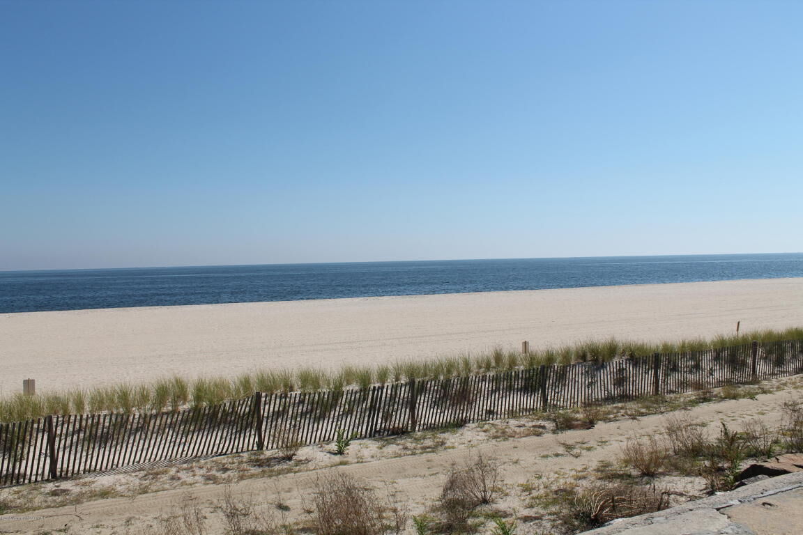 Property Photo:  21 Sandpiper Lane  NJ 07760 