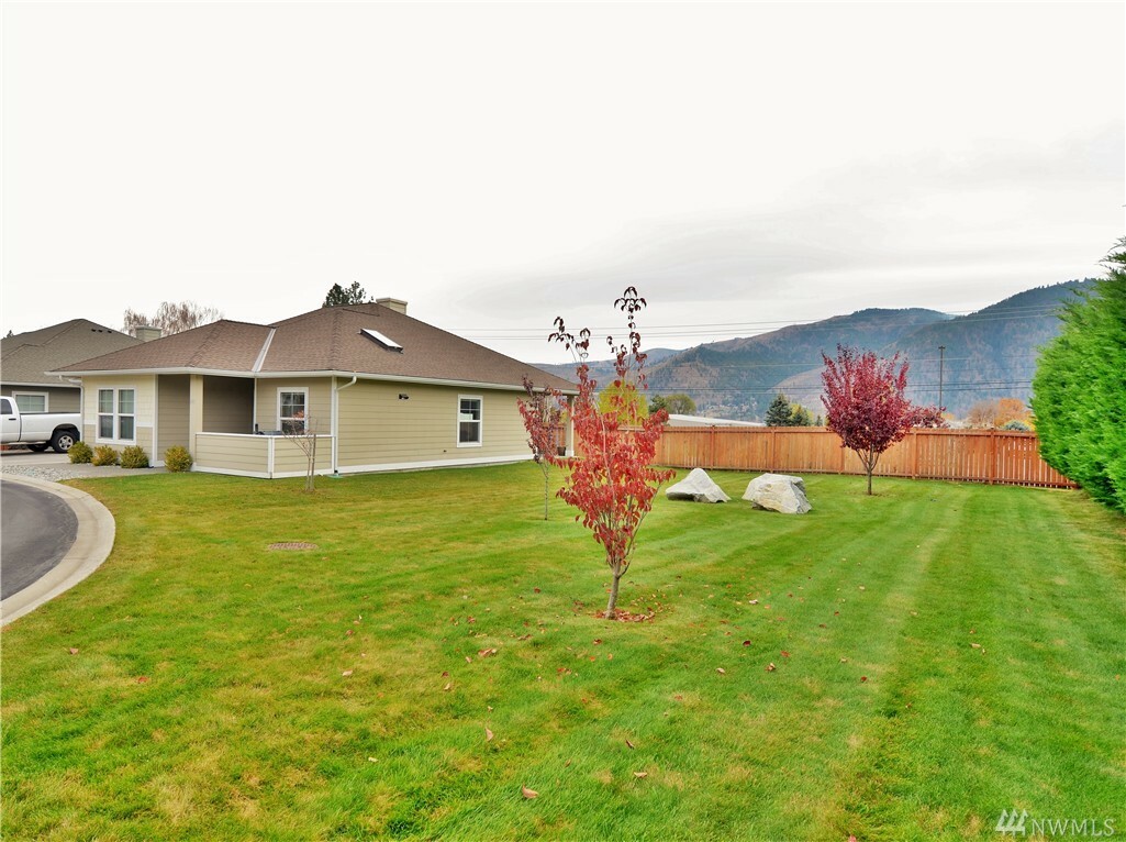 Property Photo:  105 Village Dr  WA 98831 