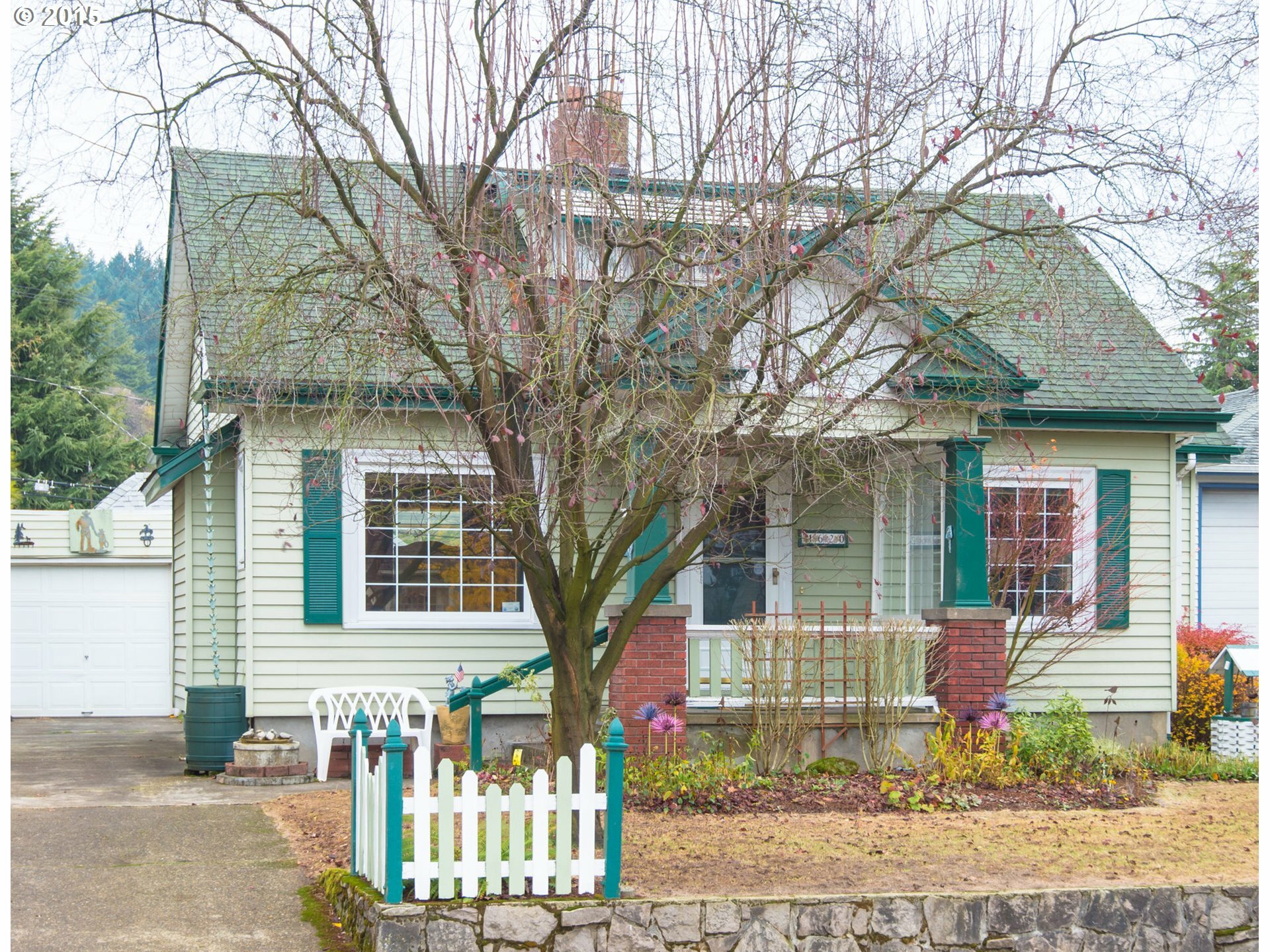 Property Photo:  1620 SE 59th Ave  OR 97215 