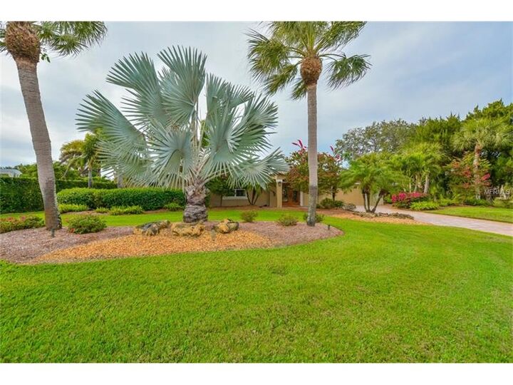 Property Photo: 5232 Shadow Lawn Drive FL 34242