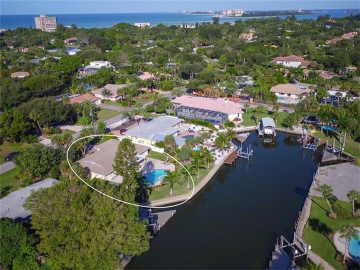 Property Photo: 5037 Higel Avenue FL 34242