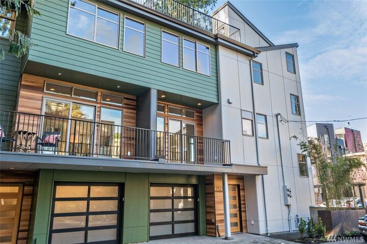 2429 54th Place SW  Seattle WA 98116 photo