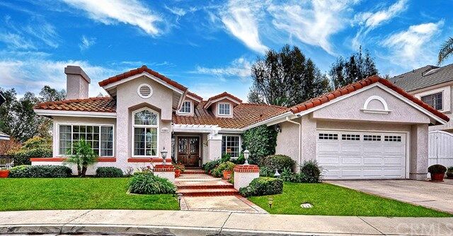 Property Photo:  1082 Castlerock Lane  CA 92705 