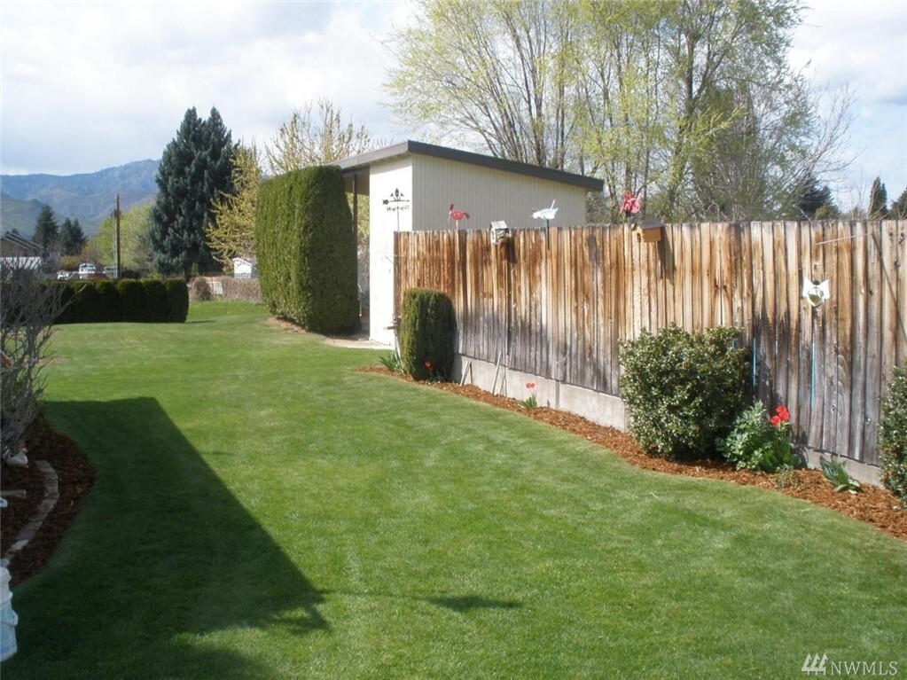 Property Photo: 128 N Joseph Ave WA 98802