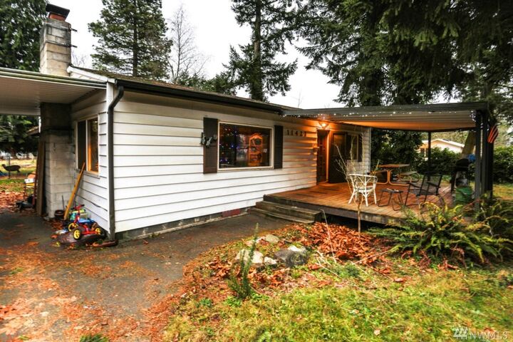 Property Photo:  11427 SE 162nd Street  WA 98055 
