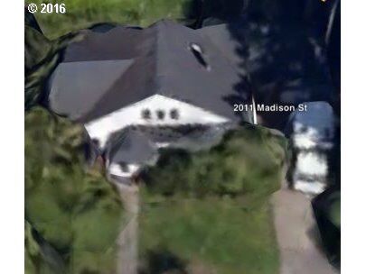 Property Photo:  2011 Madison St  OR 97405 