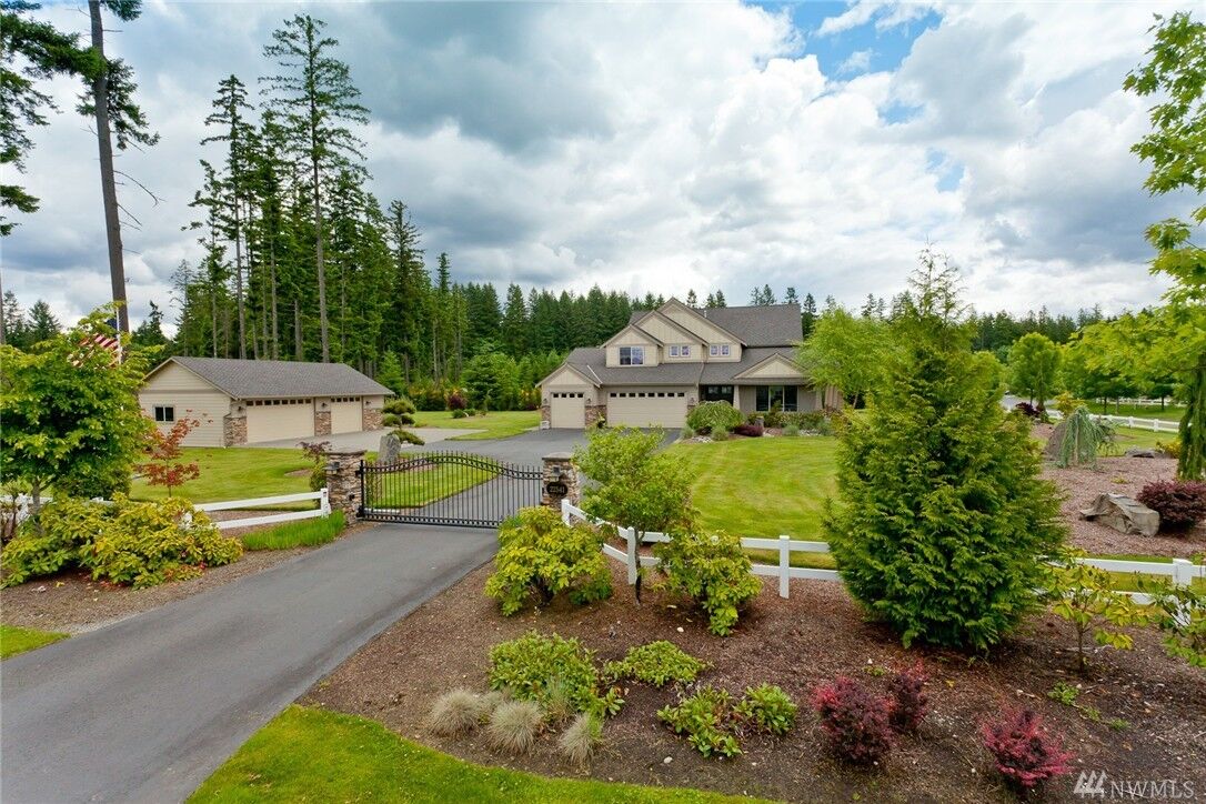 Property Photo:  22541 SE Sawyer Ridge Way  WA 98010 