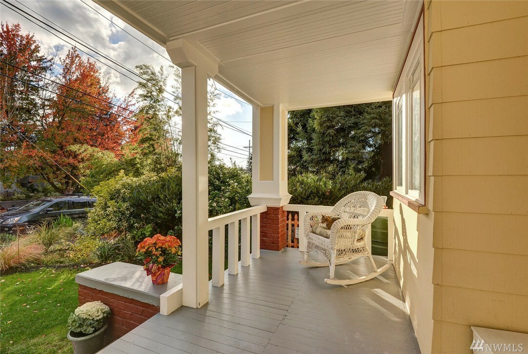 Property Photo: 420 NW 45th St WA 98107