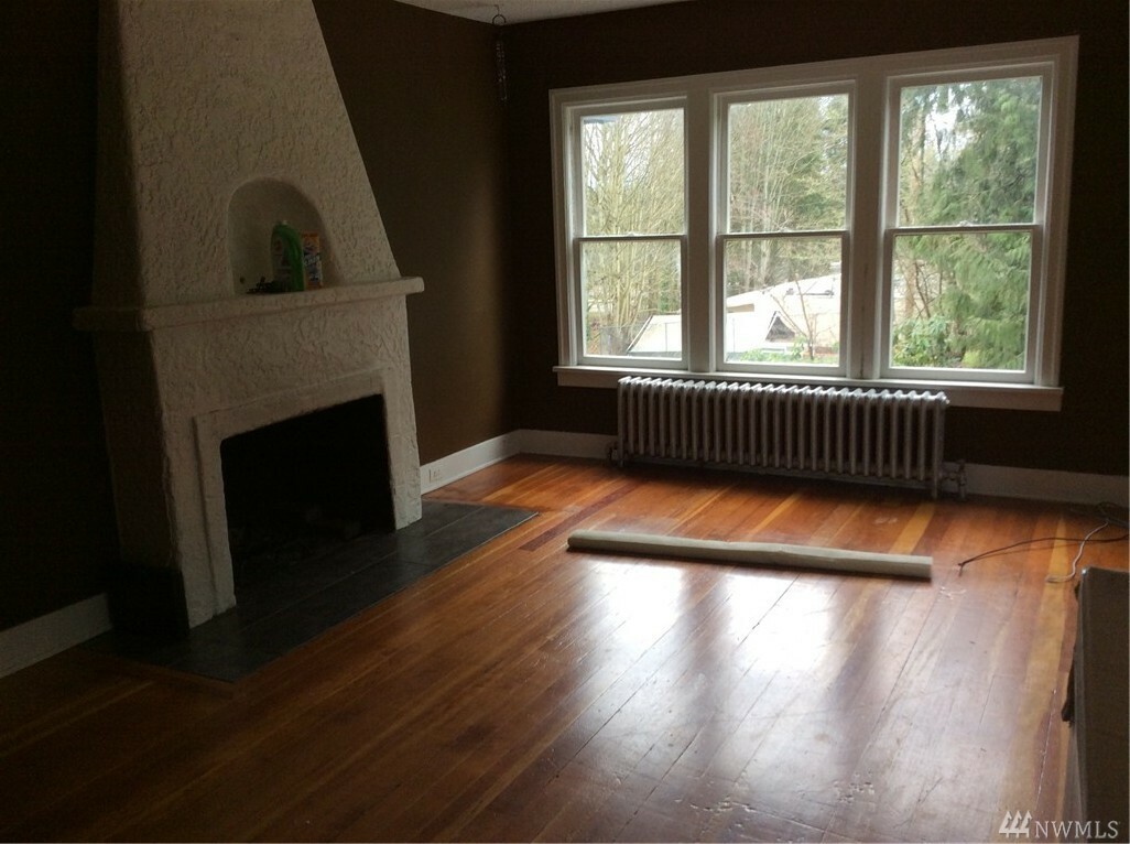 Property Photo: 23819 Meridian Ave S WA 98021