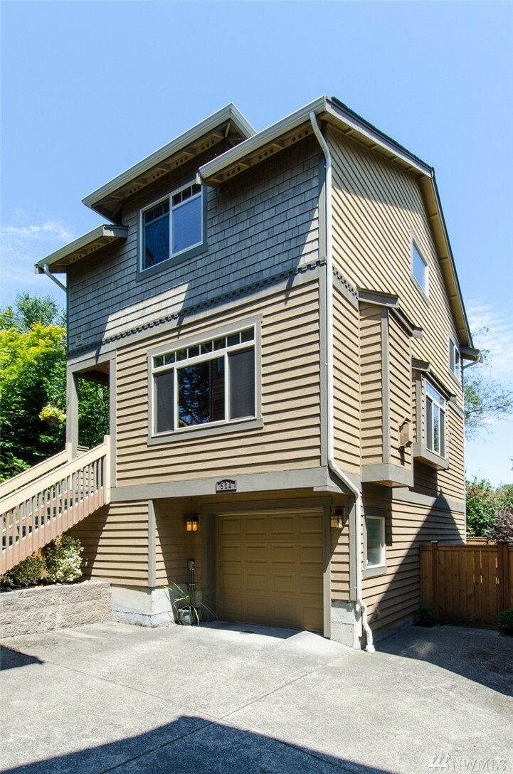 Property Photo:  524 25th Ave S  WA 98144 