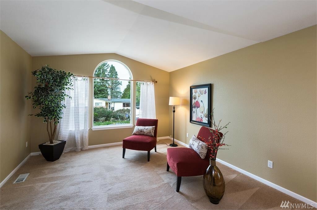 Property Photo: 5222 N 9th St WA 98406