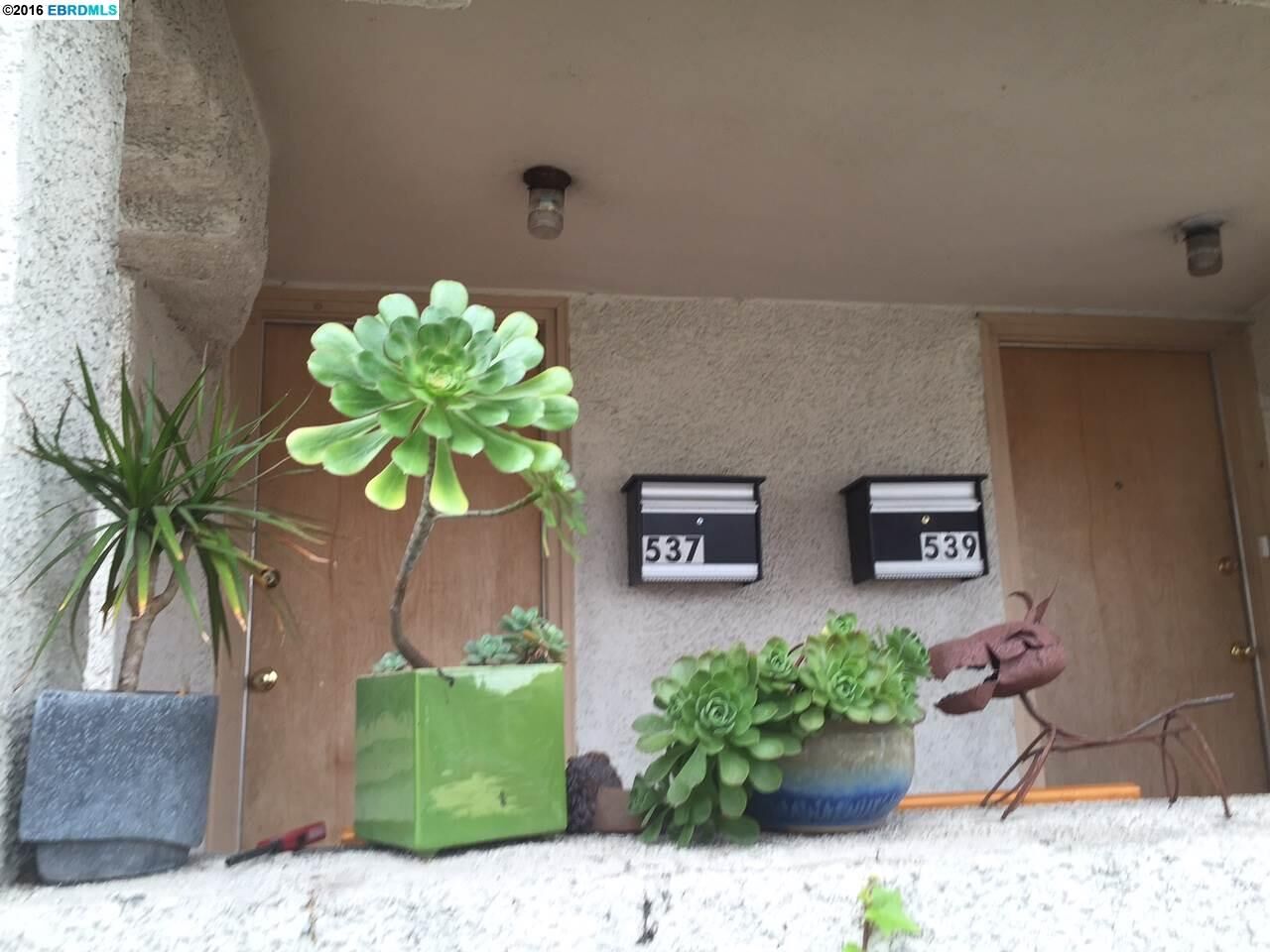 Property Photo:  539 63rd St  CA 94609 