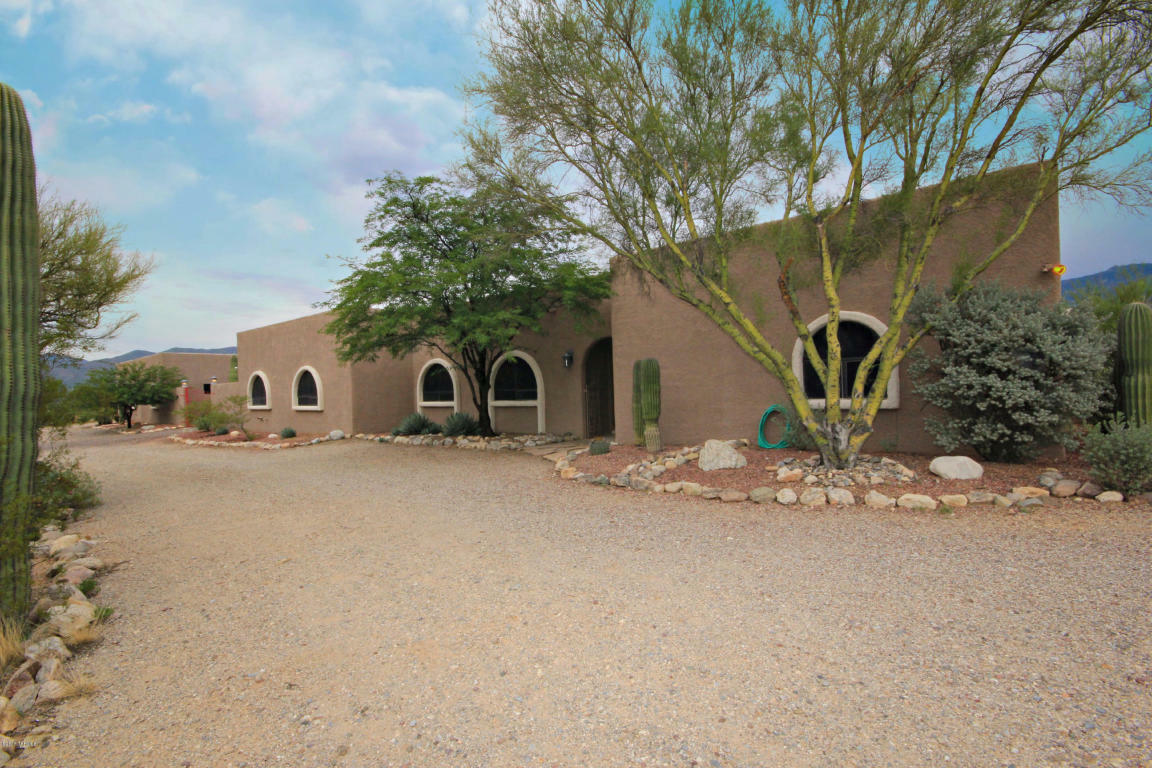 Property Photo:  800 N Camino Del Codorniz  AZ 85748 