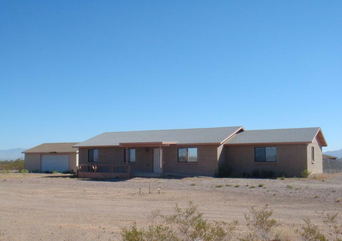 Property Photo:  10090 N Needmore Way  AZ 85653 