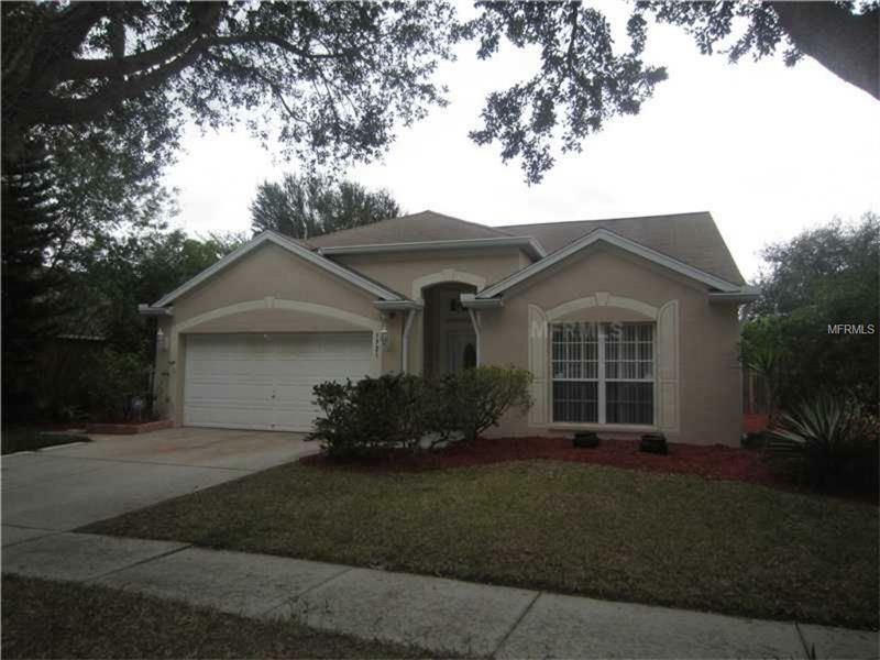 Property Photo:  1721 Hunter Lane  FL 34689 