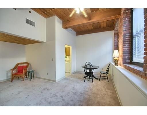 Property Photo:  50 Rantoul Street 106  MA 01915 