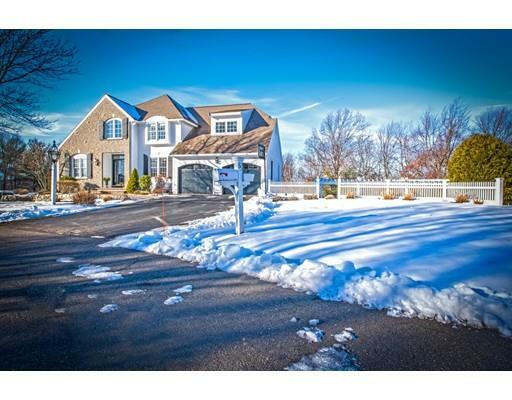 Property Photo: 85 Weyland Cir MA 01845