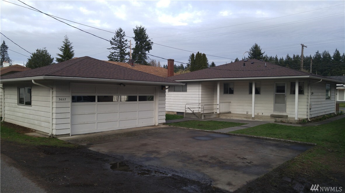 Property Photo: 3027 Meridian St WA 98225