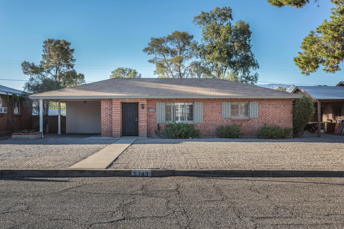 Property Photo:  5743 E Hawthorne Street  AZ 85711 