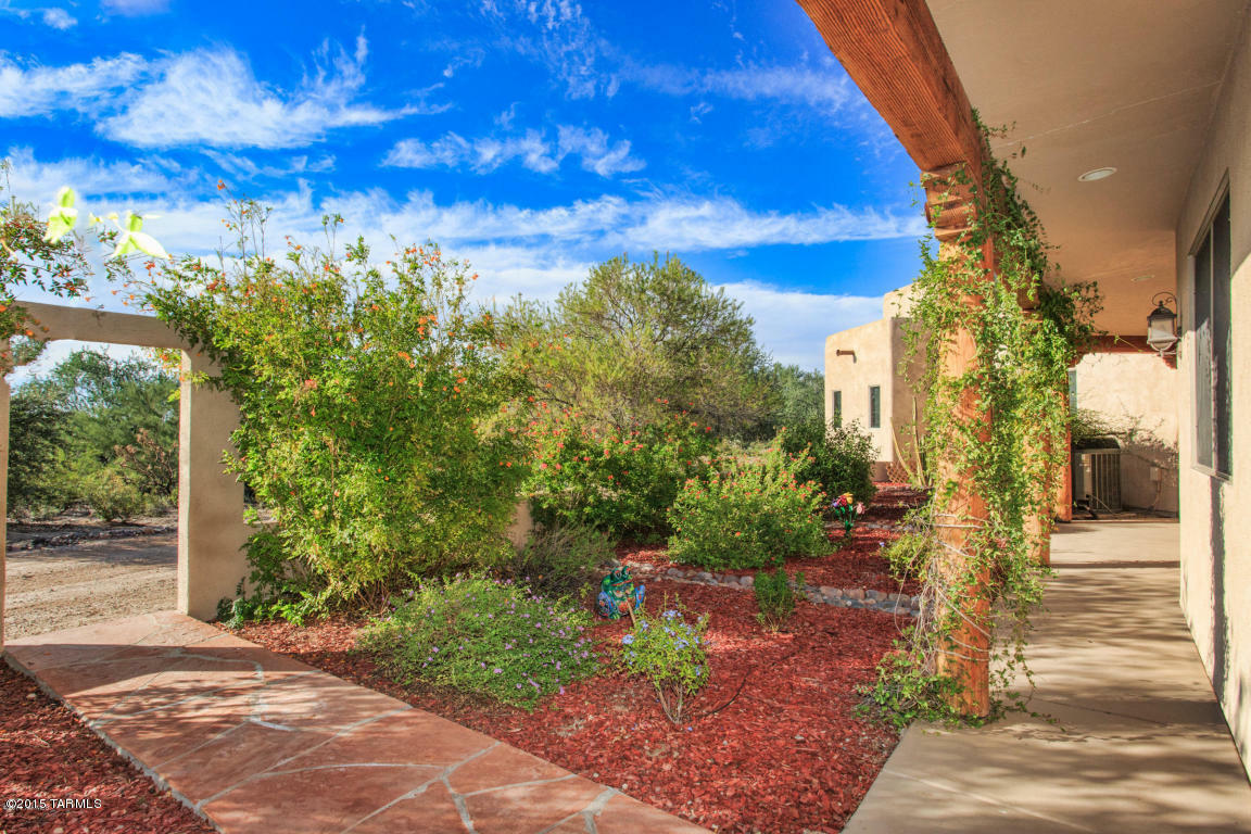 Property Photo:  9801 N Quail Lane  AZ 85742 