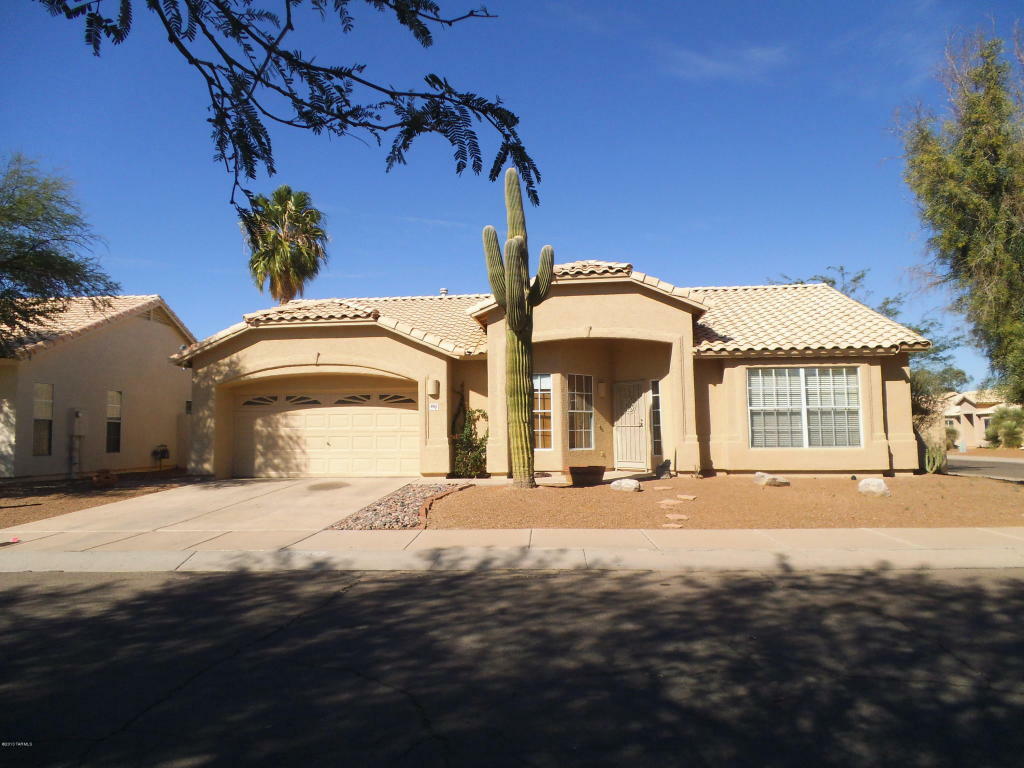 Property Photo:  8965 N Willeta Drive  AZ 85743 