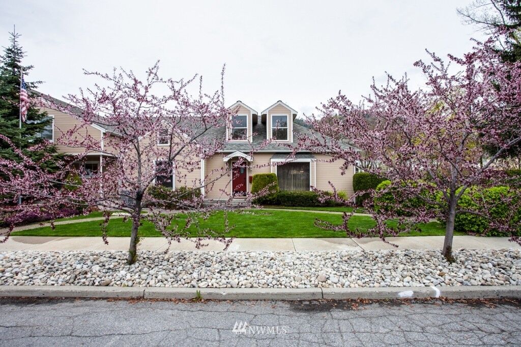 Property Photo:  301 Angier Avenue  WA 98815 